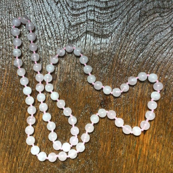 Vintage pink glass bead necklace - Picture 3 of 5
